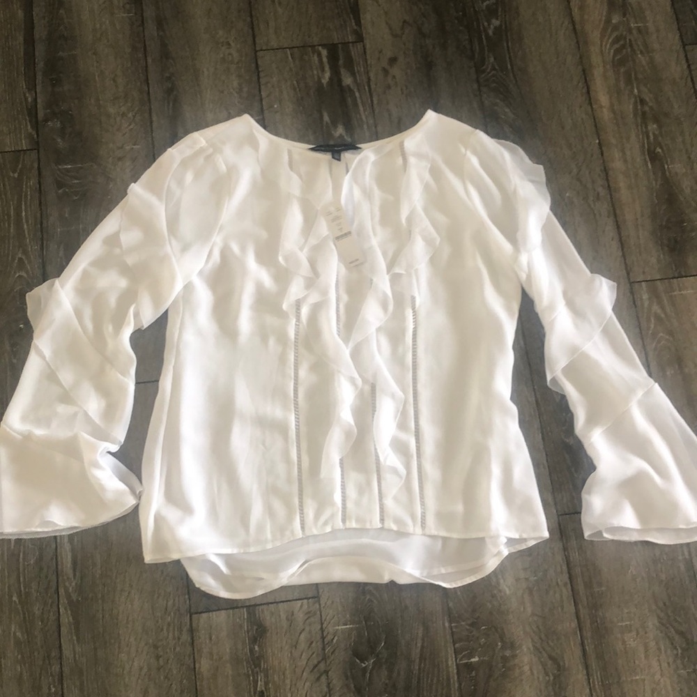White House Black Market ruffle blouse. NWT. Sz 6